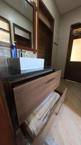 Billede fra billedgalleriet på Spacious 3-Bedroom Close to the Beach ,Parking i Nkunjila