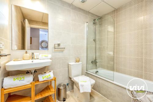 ViVi Homes - Family Retreat - Terrace - Pool - Gym