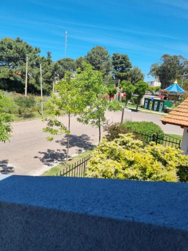 Ein Garten an der Unterkunft Apart Altos de Monte Hermoso