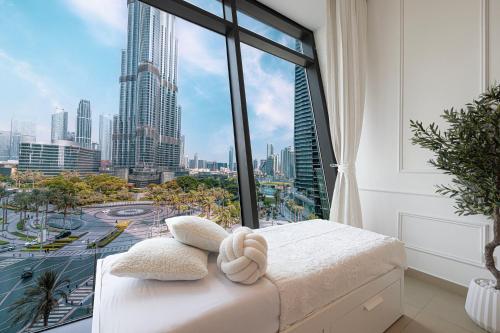 Luxury Burj Vista Suites by Mystique - Breathtaking Burj Khalifa Views