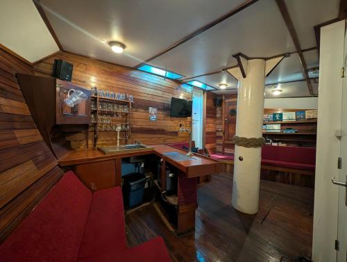 Køkken eller tekøkken på Zeilschip Marie Galante