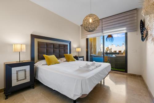 2199-Apt with terrace and pools