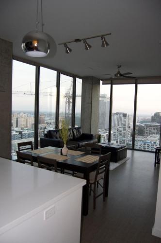 Top Floor 3 Bed 3 Bath Penthouse Living In Luxury photo 8