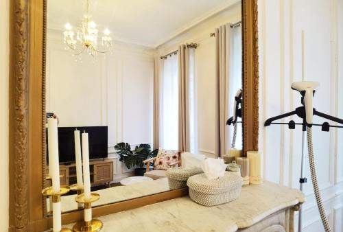 Haussmann 2BR Apt in Le Marais for 6 & 3mns to metro
