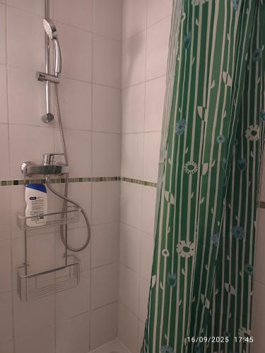 Chambre tout confort dans logement proche de la gare
