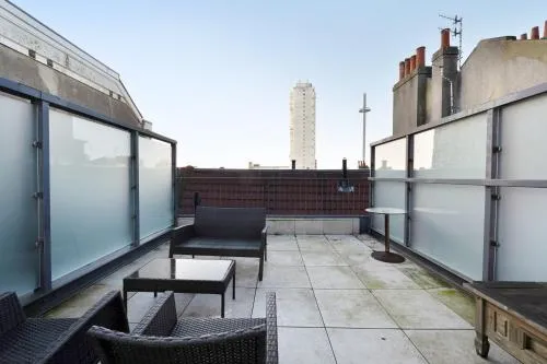 The i360 flat, penthouse, sea view, large private roof terrace, central Brighton 2 bedroom flat photo 5