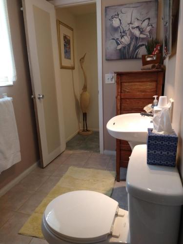 Phòng tắm tại 2 Miles To Siesta Key