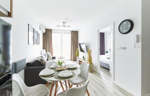 Pileckiego Apartment III by JumpInHere