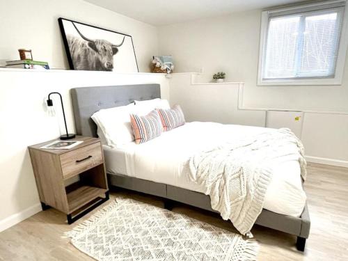 Ένα ή περισσότερα κρεβάτια σε δωμάτιο στο Hip and chic one bedroom apartment