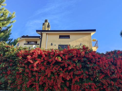 Το κτήριο όπου στεγάζεται  το διαμέρισμα