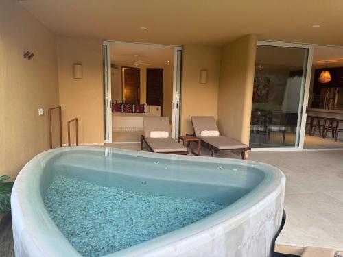 Πισίνα στο ή κοντά στο Luxury Oceanfront Escape