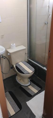 Ένα μπάνιο στο flat esdutios aconchegante