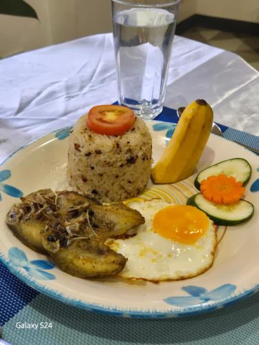 Jídlo v hostelu nebo okolí