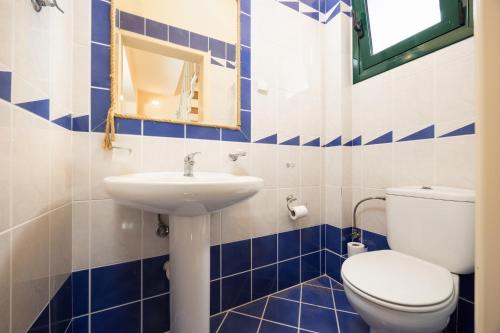 Ένα μπάνιο στο Villa Phedra