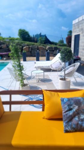 Χώρος καθιστικού στο Villa Marvin