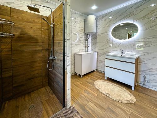 Et badeværelse på gray house kryvorivnya