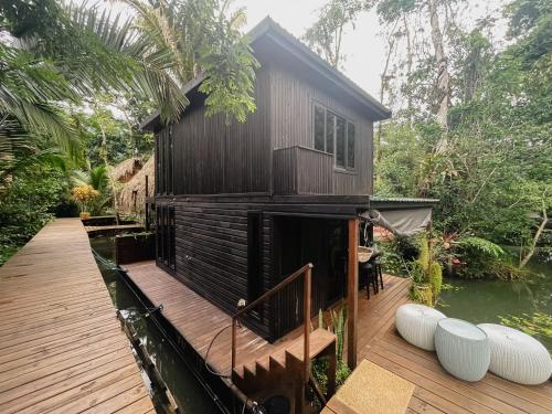 Κήπος έξω από το Boatique Hotel and Marina