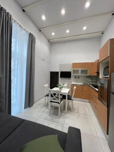 Garibaldi Apartment