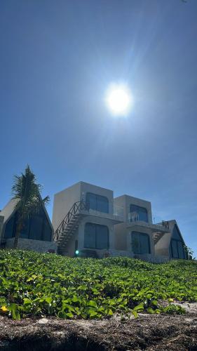 Tòa nhà nơi khách sạn tọa lạc