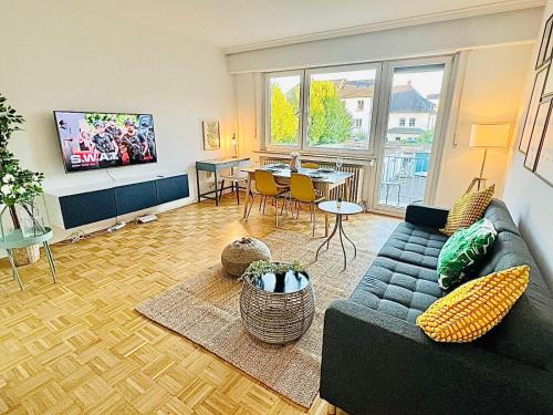 Charming City 1BR with outdoor space