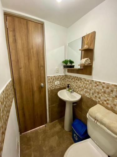 Et badeværelse på Alojamiento reserva la colina