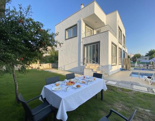 Piscina de la sau aproape de Dalaman airport lodge