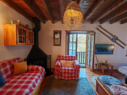 Calideza máxima- Chimenea, balcón y jardín - Cosmos 2