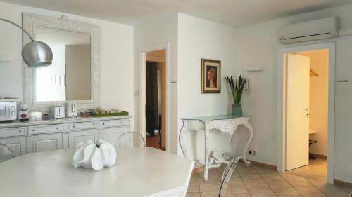 Nhà bếp/bếp nhỏ tại Kenza Rooms