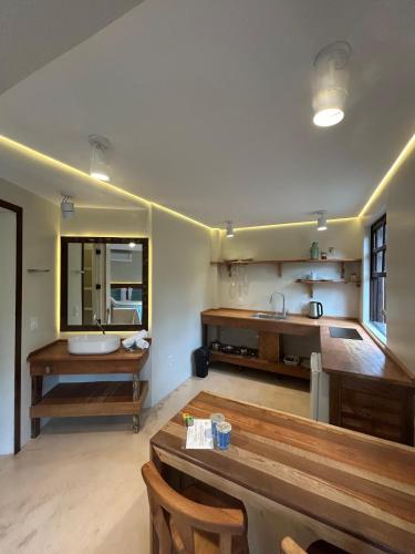 Billede fra billedgalleriet på Studio Com Hidro Para Casais - Baobá Suítes - 05 i Bombinhas