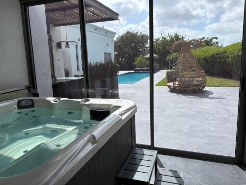 Πισίνα στο ή κοντά στο Aharon suite&spa