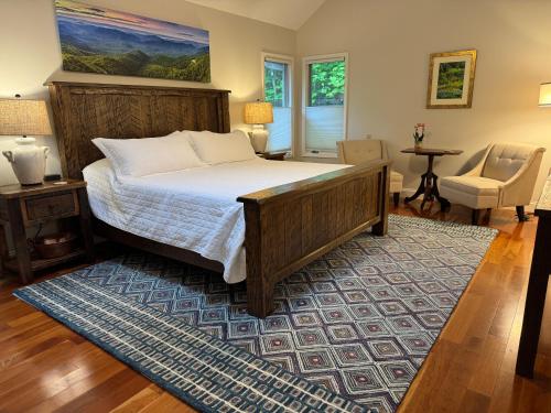 Ένα ή περισσότερα κρεβάτια σε δωμάτιο στο Oak Street Inn