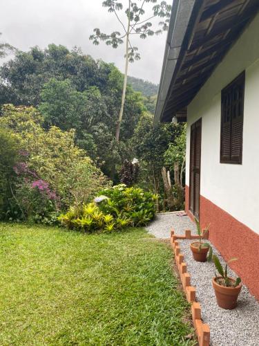 Κήπος έξω από το Namata CHALÉS