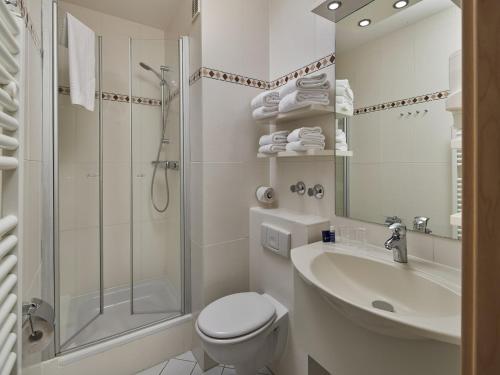 Ένα μπάνιο στο Appartements im Freizeitpark Weissenhäuser Strand