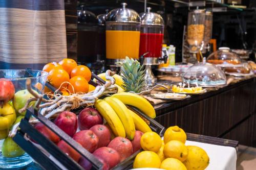 Jídlo v hotelu nebo okolí