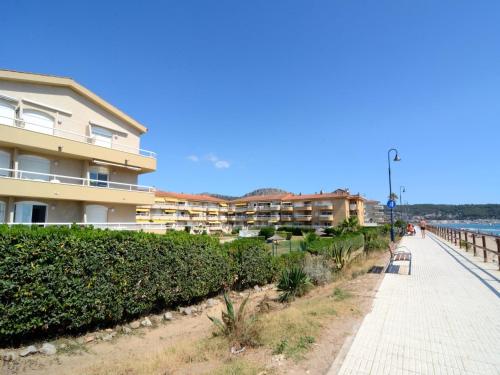 Apartment in Estartit near sea beach