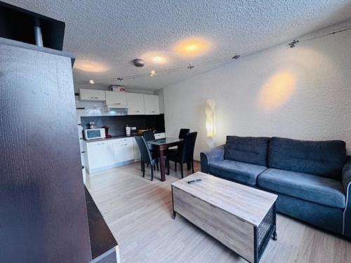 Studio lumineux aux 2 Alpes, balcon sud, parking