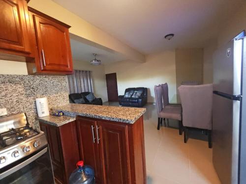 Cozy apartment, AC, Wifi, 2BR, 2Bath, Bani, 1-B