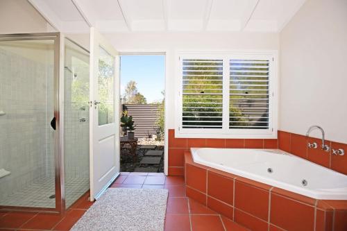 Ένα μπάνιο στο The Paddock in Berry