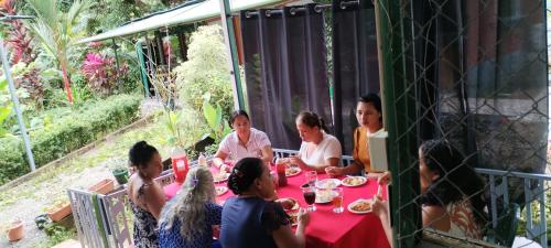 Majutusasutuse Cabins yafeth osa drake bay külastajad