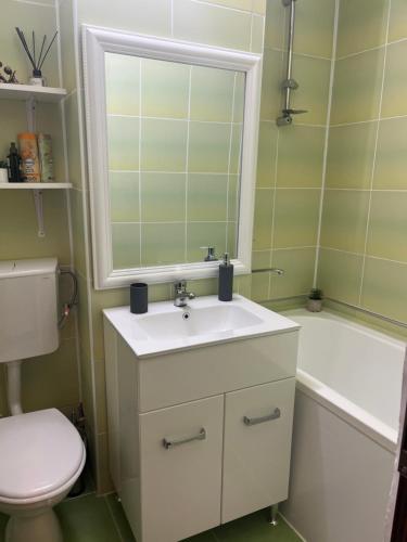 Ένα μπάνιο στο EVA - Apartament