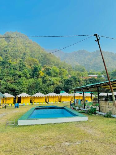 Γενική θέα στο βουνό ή θέα στο βουνό από  οργανωμένο κάμπινγκ