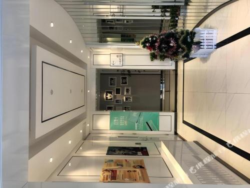 Η κουζίνα ή μικρή κουζίνα στο Xana Hotelle Beijing Qianmen Footbridge Metro Station