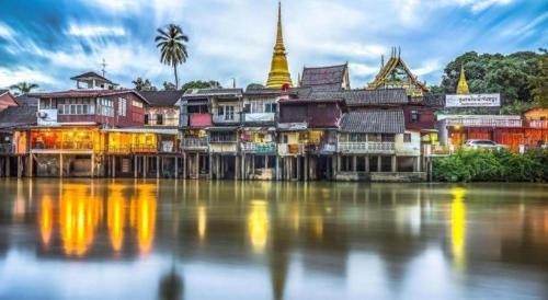 旅舍附近的河景