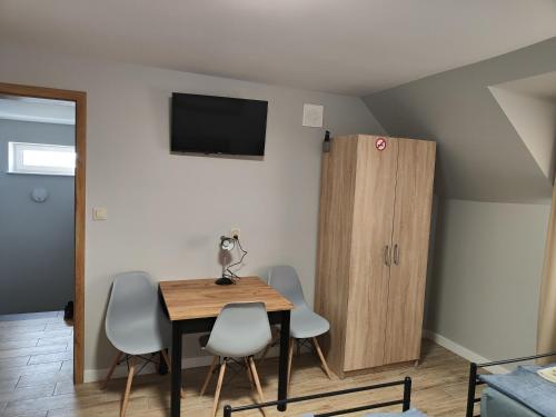 Nhà bếp/bếp nhỏ tại Pokoje do wynajęcia- tanie noclegi, blisko TARGI KIELCE, Jaworznia 160