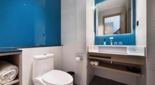 Ένα μπάνιο στο Holiday Inn Express Shenzhen North Station By IHG