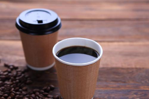 Příslušenství pro přípravu čaje a kávy v ubytování Comfort Inn Ogaki