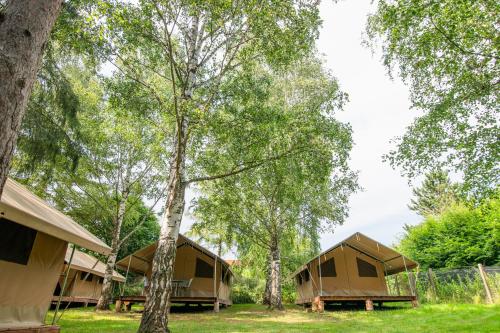 Κήπος έξω από το Camping Onlycamp L'Orée d'Alsace