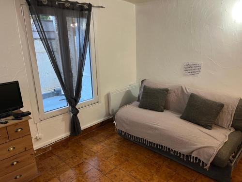 appartement entresol nice 1,2 kilomètre de la plage mer promenade