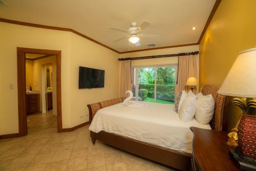 Ένα ή περισσότερα κρεβάτια σε δωμάτιο στο Veranda 5F - 2 bdr 2 bath