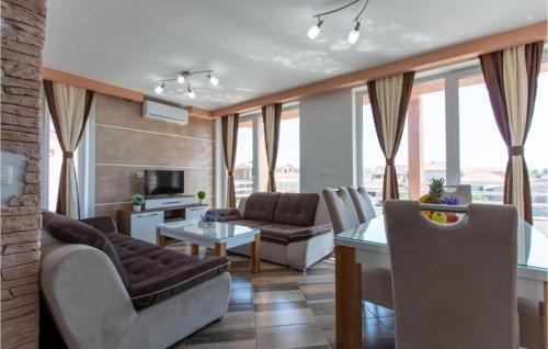Nice Apartment In Vodice With Wifi